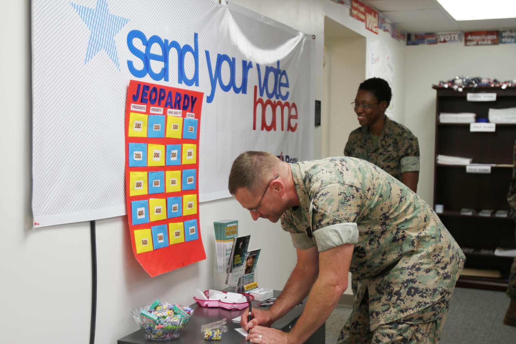 U.S. Marine Corps LtCol. Gregory Hanweck tests his knowledge of the states during the 2nd annual Voting Convention in Albany, Georgia, July 19, 2018. The event was held 3 months before the 2018 Georgia general election. (Re-Essa Buckels/Marine Corps)